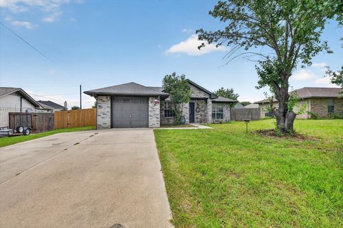 724 Oak Park Dr, Azle, TX, 76020-4819 | Card Image