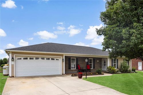 136 Meadowview Rd, Mocksville, NC, 27028-7319 | Card Image