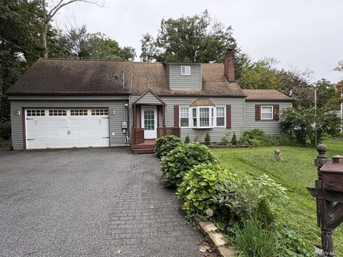13 Cedar Ln, Poughkeepsie, NY, 12601-1146 | Card Image