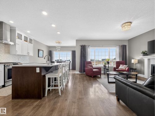 1047 Coopers Hawk Link Nw, Edmonton, AB, T5S0M2 | Card Image