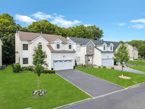 30 Sunflower Ridge Rd, South Setauket, NY, 11720-3710 | Card Image