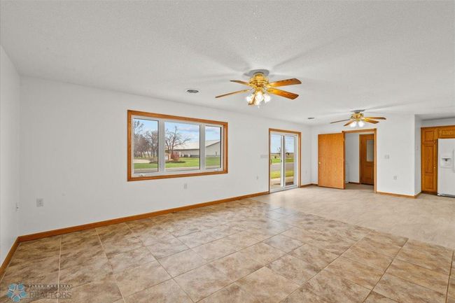 Living Room/Dining | Image 16