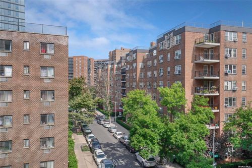 apt-5e-98-22 63rd Dr, Rego Park, NY, 11374-2301 | Card Image