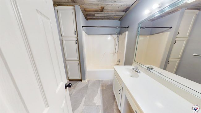 207 Wilder Dr, House other with 3 bedrooms, 2 bathrooms and null parking in Hooks TX | Image 13