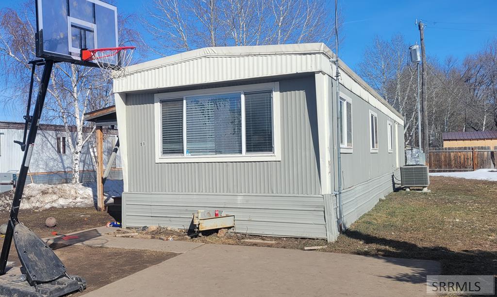 Kit Cir, Saint Anthony, ID 83445
