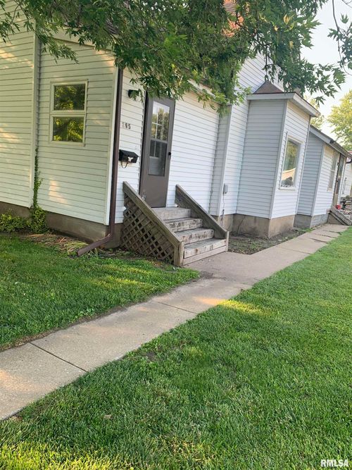 295 W Harris Ave, Bushnell, IL, 61422-1011 | Card Image