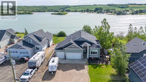 121 Sandy Beach, Sandy Beach, SK, S9V0Y2 | Card Image