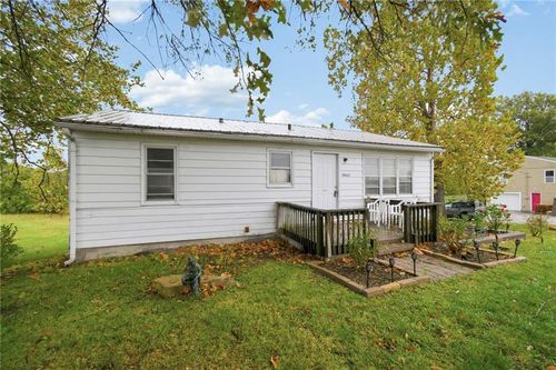 29402 D Hwy, Lawson, MO, 64062-9251 | Card Image