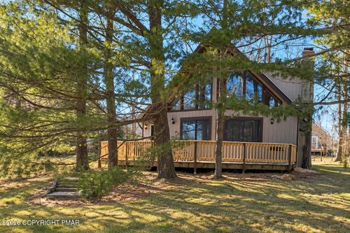 6561 Locust Ln, Tobyhanna, PA, 18466-8100 | Card Image