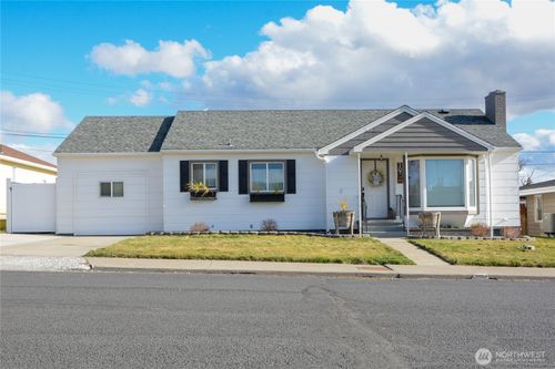 207 W 10th Ave, Ritzville, WA, 99169-2255 | Card Image