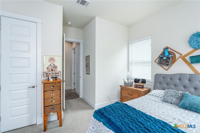 Front bedroom toward doorway. | Image 24