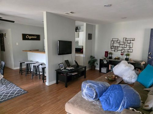 apt-208-2124 Burton Dr, Austin, TX, 78741-4171 | Card Image