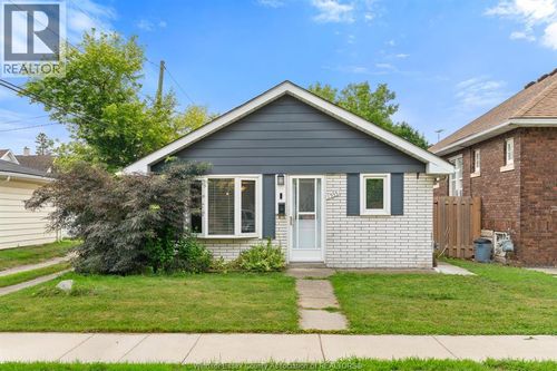 1555 Adanac Ave, Windsor, ON, N9B1N5 | Card Image
