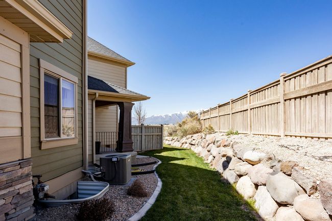 4043 E Oakland Hills Dr, Townhouse with 4 bedrooms, 4 bathrooms and 2 parking in Eagle Mountain UT | Image 35