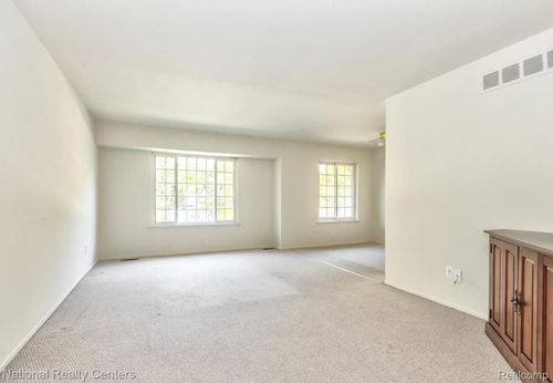 30260 Southfield Rd, Southfield, MI, 48076-1310 | Card Image