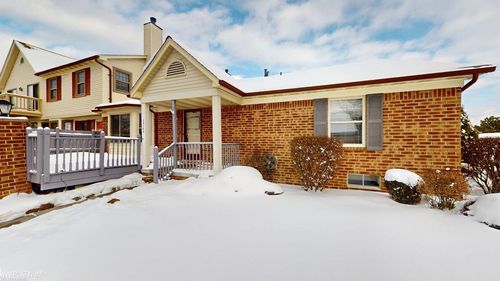 34765 E Wilma Court, Chesterfield Township, MI, 48047 | Card Image