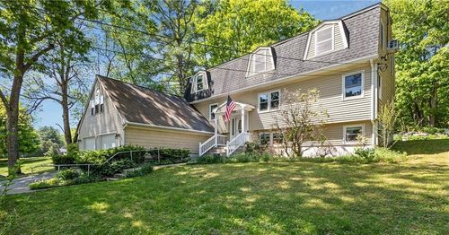 416 Farnum Pike, Smithfield, RI, 02917-1015 | Card Image