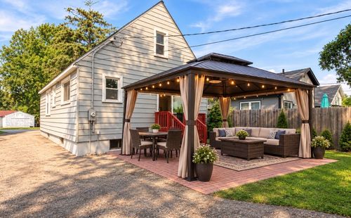 1621 Round Lake Dr, Round Lake Beach, IL, 60073-1917 | Card Image