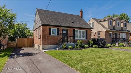 194 Crockett St, Hamilton, ON, L8V1H2 | Card Image