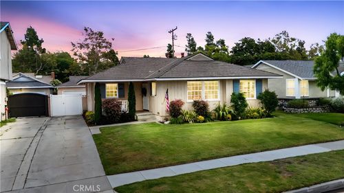 2534 Petaluma Ave, Long Beach, CA, 90815-2426 | Card Image
