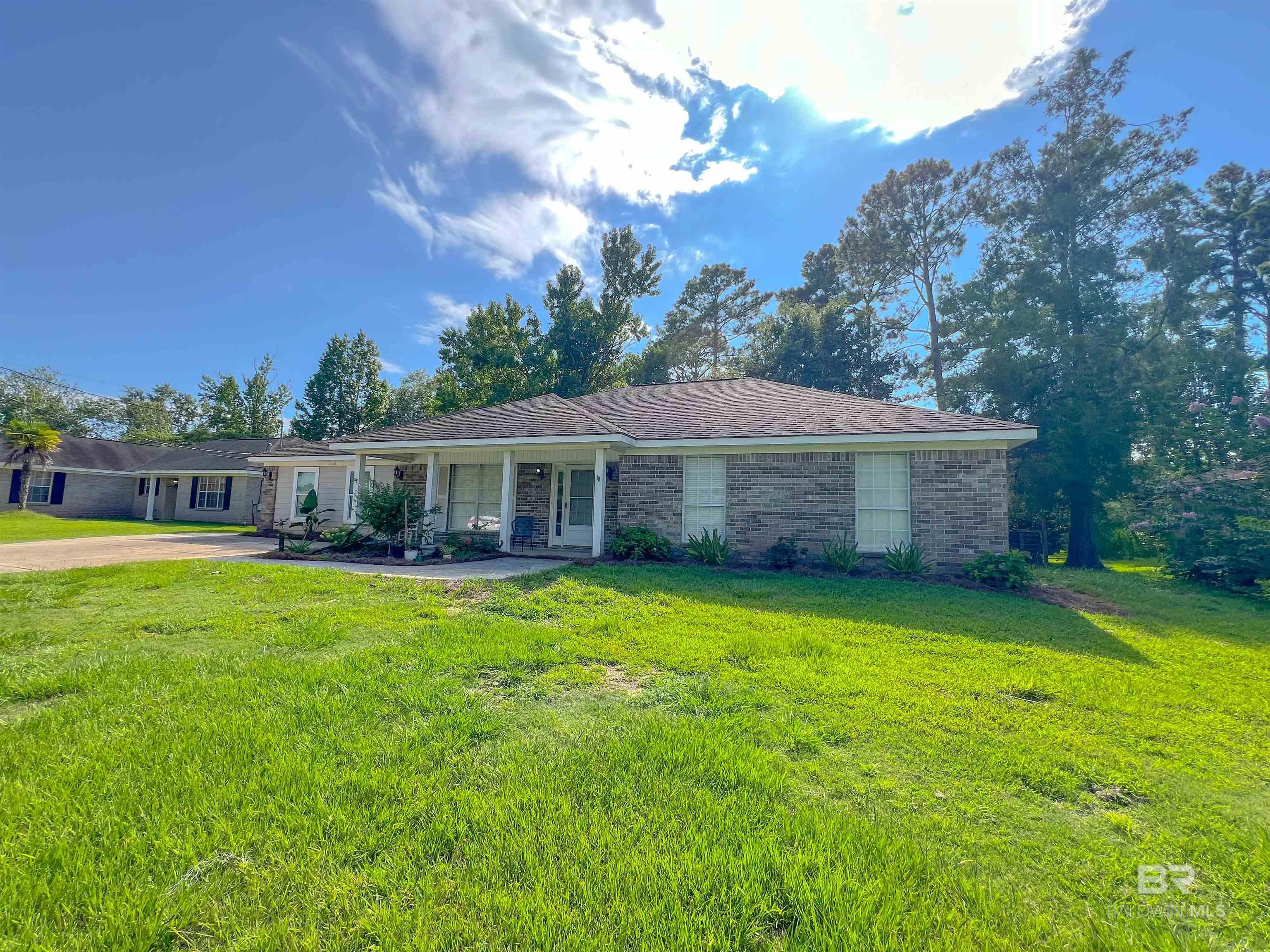 Juniper St, Foley, AL 36535