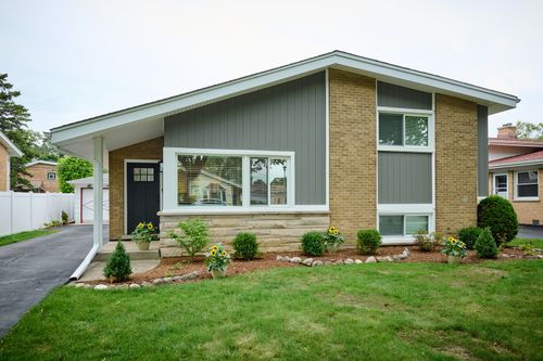 8926 Natoma Ave, Morton Grove, IL, 60053-2362 | Card Image