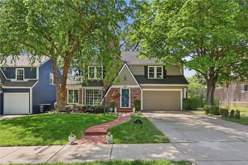 23 W 70th Ter, Kansas City, MO, 64113-2563 | Card Image