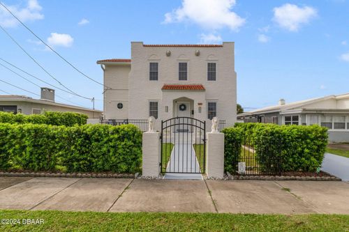 424 Pelican Ave, Daytona Beach, FL, 32118-3425 | Card Image