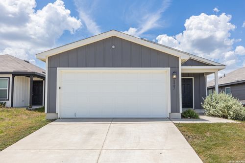 8807 Osprey Trl, San Antonio, TX, 78222-4170 | Card Image