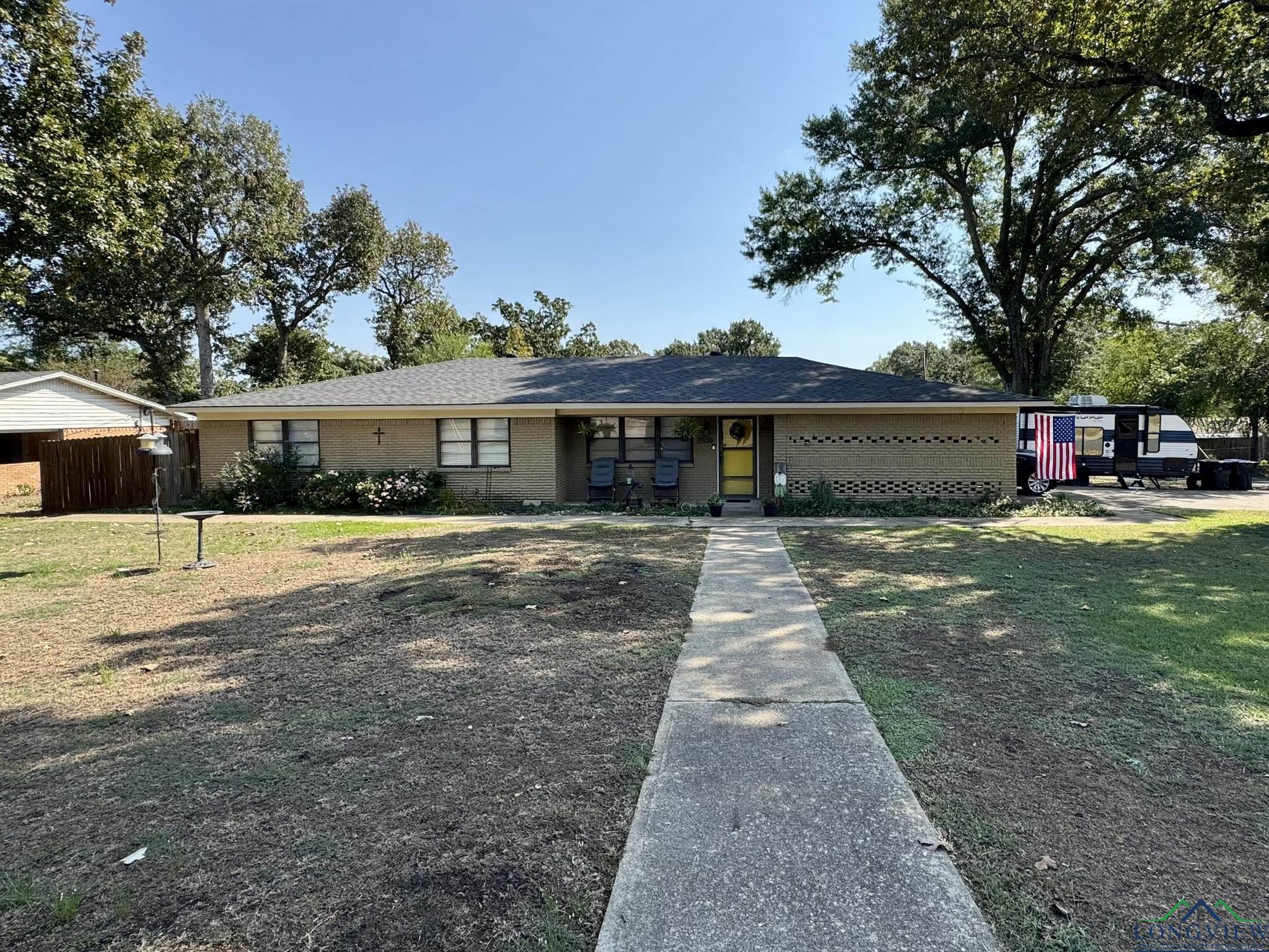 Swan St, Longview, TX 75604