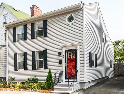44 E Saint James St, Kingston, NY, 12401-3402 | Card Image
