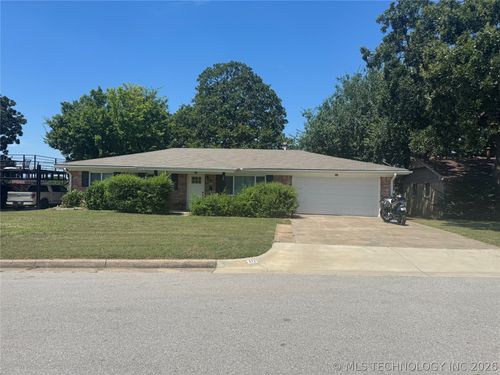 672 28th West Pl, Tulsa, OK, 74127-5111 | Card Image