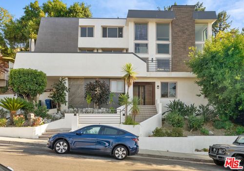 3539 Alana Dr, Sherman Oaks, CA, 91403-4702 | Card Image