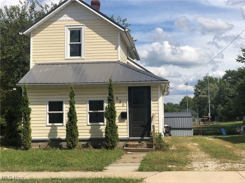 330 Foundry St, Medina, OH, 44256-1808 | Card Image