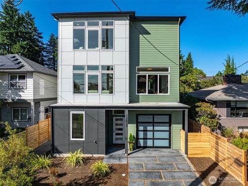 1-12037 Fremont Ave N, Seattle, WA, 98133-8236 | Card Image