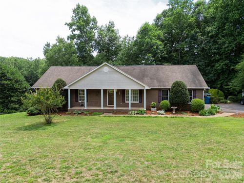 1724 Wellington Ave, Newton, NC, 28658-9149 | Card Image