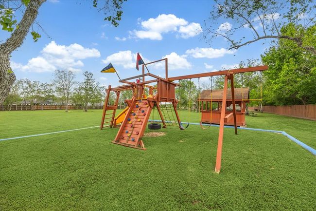 8917 Hawk Rd, House other with 5 bedrooms, 5 bathrooms and 2 parking in Pearland TX | Image 32