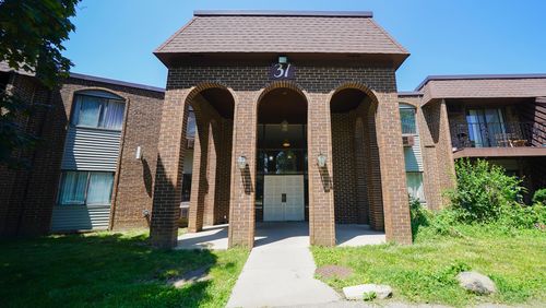 208-31 Washington Blvd, Mundelein, IL, 60060-3074 | Card Image
