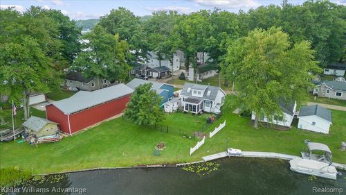 9835 Maple St, Chippewa Lake, MI, 49320-5103 | Card Image