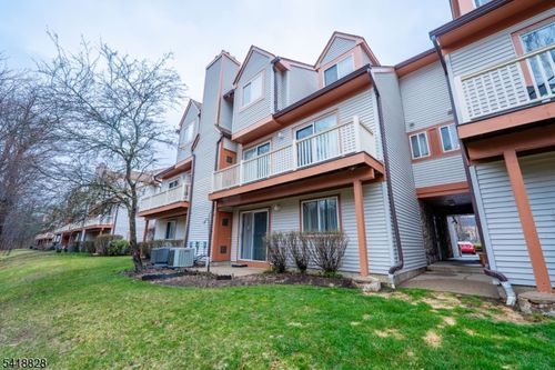 50-50 Woods Edge Dr, Succasunna, NJ, 07876-1283 | Card Image