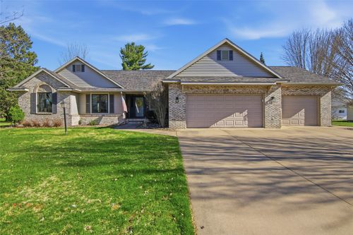 4321 Pine Meadow Dr, Eau Claire, WI, 54701-7992 | Card Image