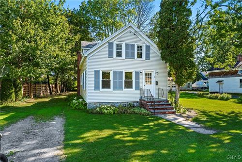 60 Fennell St, Skaneateles, NY, 13152-1123 | Card Image