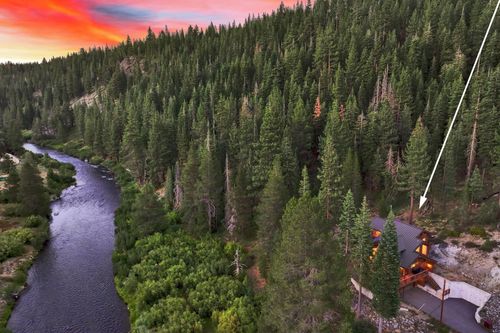 8520 River Rd, Truckee, CA, 96161 | Card Image