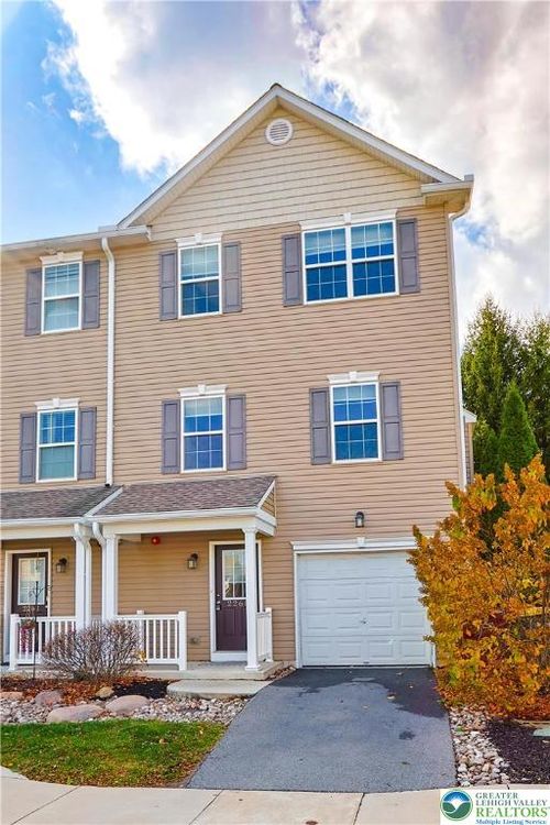 2260 Rising Hill Rd, Whitehall, PA, 18052-3983 | Card Image