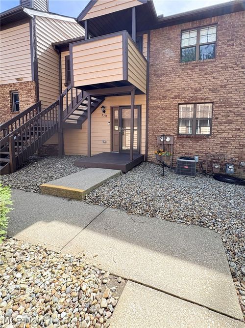 2317 Riverfront Pkwy, Cuyahoga Falls, OH, 44221-2564 | Card Image