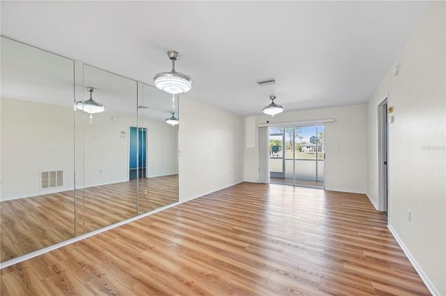 APT-1902 - 12538 Sw Kingsway Cir, Condo with 2 bedrooms, 2 bathrooms and null parking in LAKE SUZY FL | Image 8
