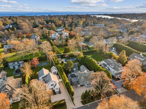 94 Post Ln, Southampton, NY, 11968-4919 | Card Image