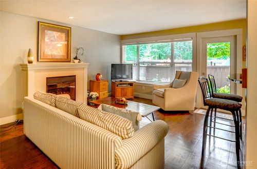 apt-a103-23015 Edmonds Way, Edmonds, WA, 98020-5048 | Card Image