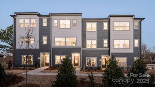 6013 Pivot Ct, Charlotte, NC, 28205-8025 | Card Image