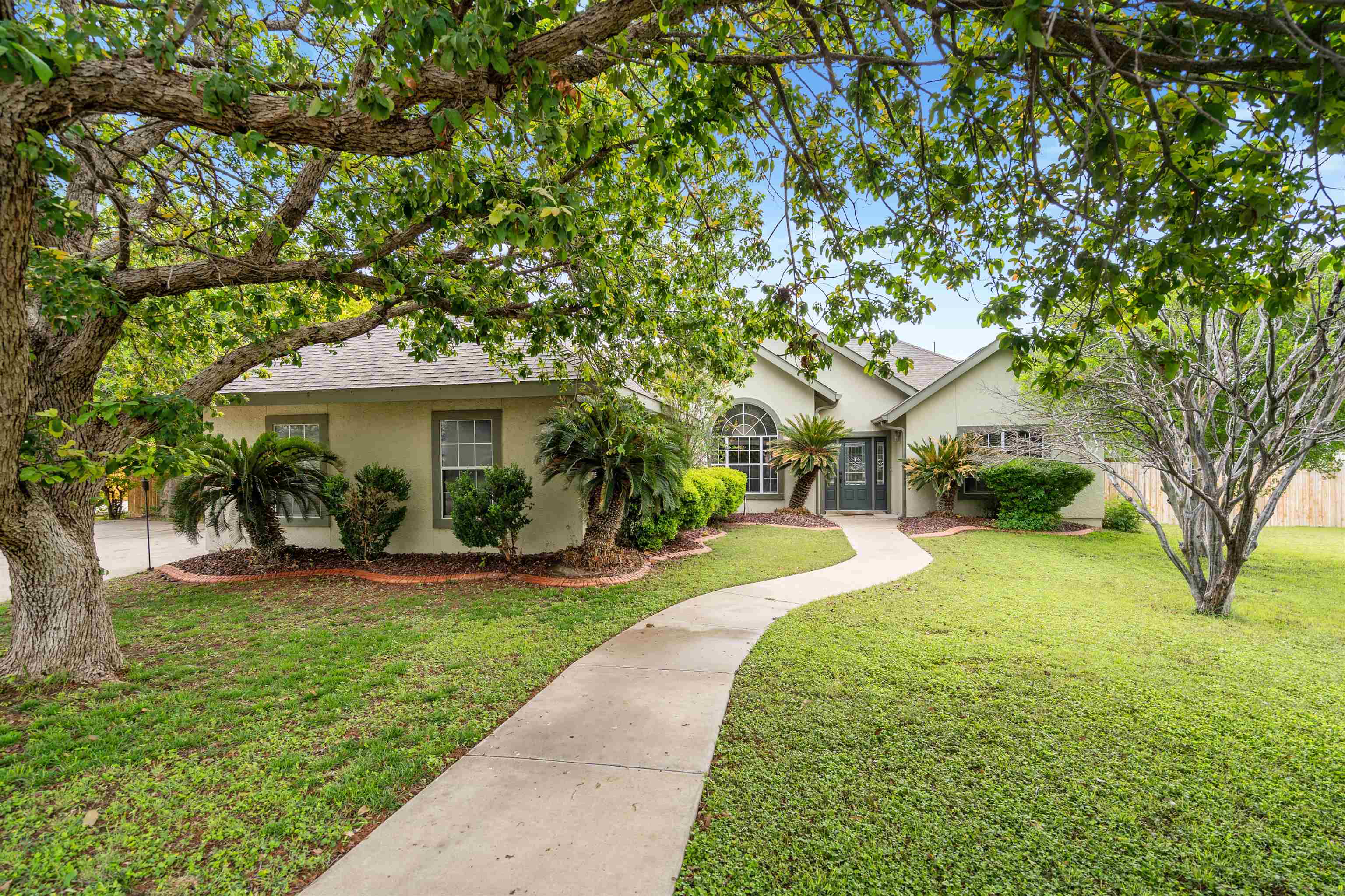 Residential in Del Rio 3